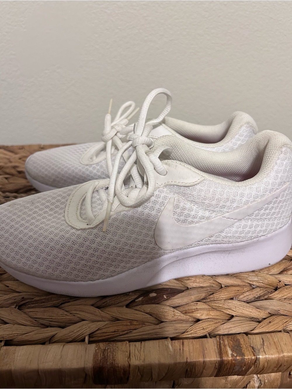 Nike White Lightweight Running Shoes Women’s Size 7